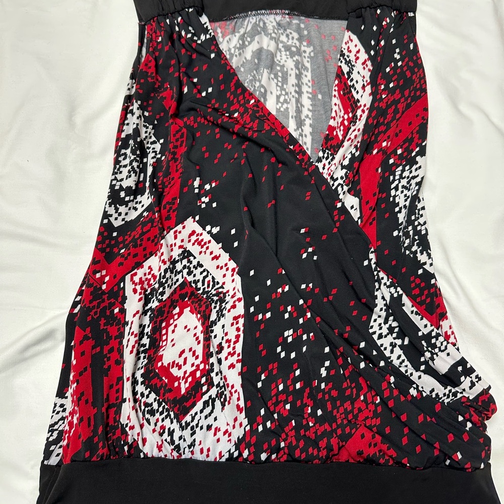 Studio Y Elegant Black and Red Top